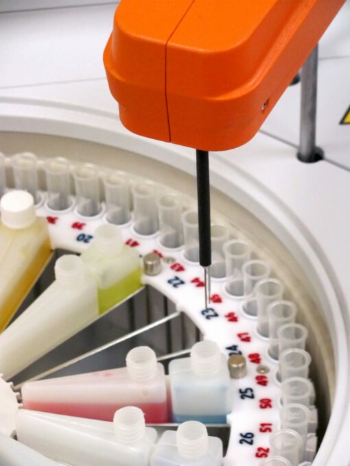 Autoanalizador Automático  de Quím ica Clínica de 120  test/hora. Modelo InCCA Bit - InCCA